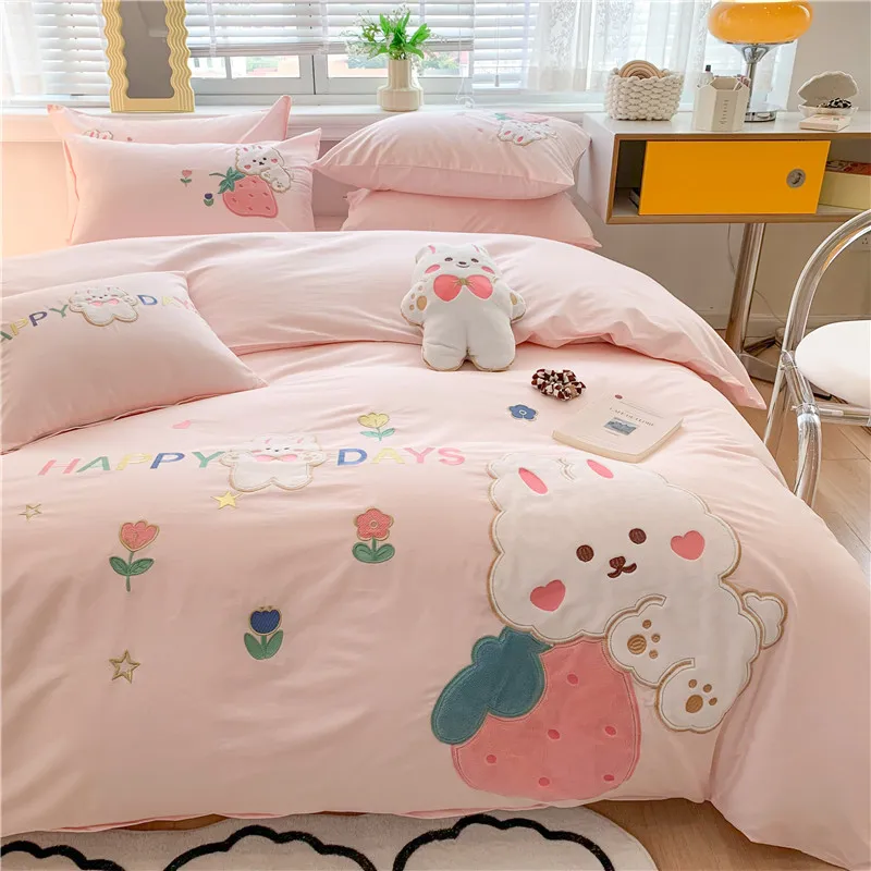 

Pink 100% Cotton Cute Cartoon Strawberry Rabbit Applique Girls Bedding Set Full Queen King Duvet Cover Set Bed Sheet Pillowcases
