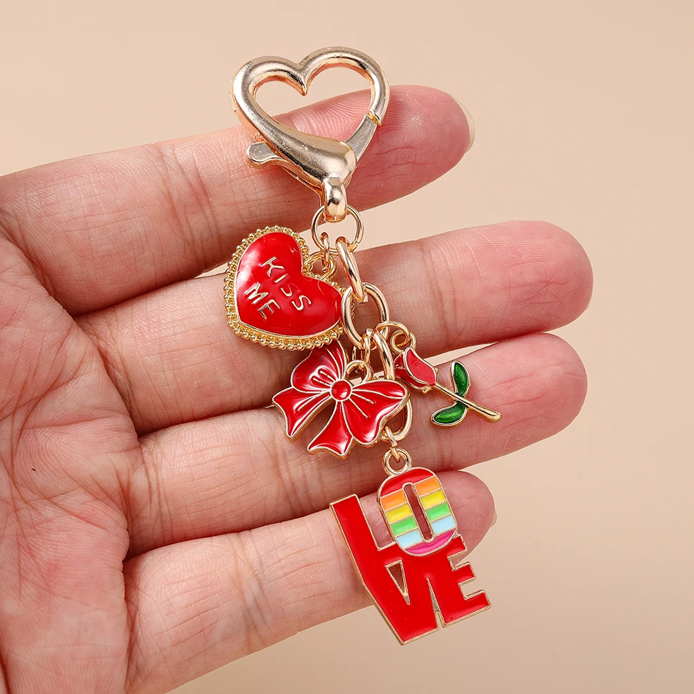 Aihua Hübscher Lippenstift-Schlüsselanhänger mit roten Lippen, Herz- und Rosenblüten-Motiv, für Frauen und Mädchen, Geburtstagsgeschenk, Schmuckanhänger für Handtaschen – Detail 6