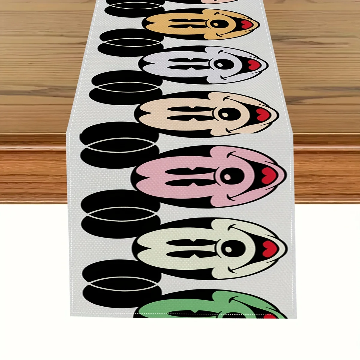 

Цельная полиэстеровая скатерть с Микки Маусом — черно-белый дизайн, с красочными украшениями, подходит для столовой в помещении и на открытом воздухе, свадеб, вечеринок