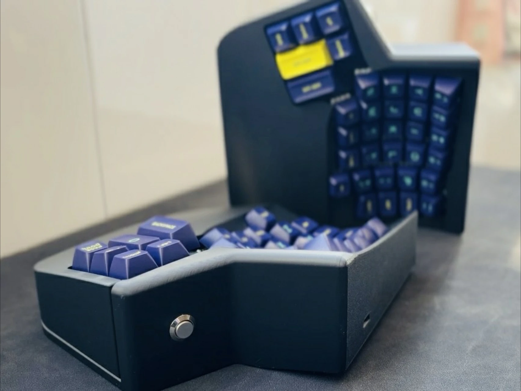 Kinesis360 منحني سبليت لوحة المفاتيح عدة مخصصة 2.4G دونغل قارورة لاسلكية ميزة سبليت لوحة المفاتيح الميكانيكية Hotswap لعبة لوحة المفاتيح