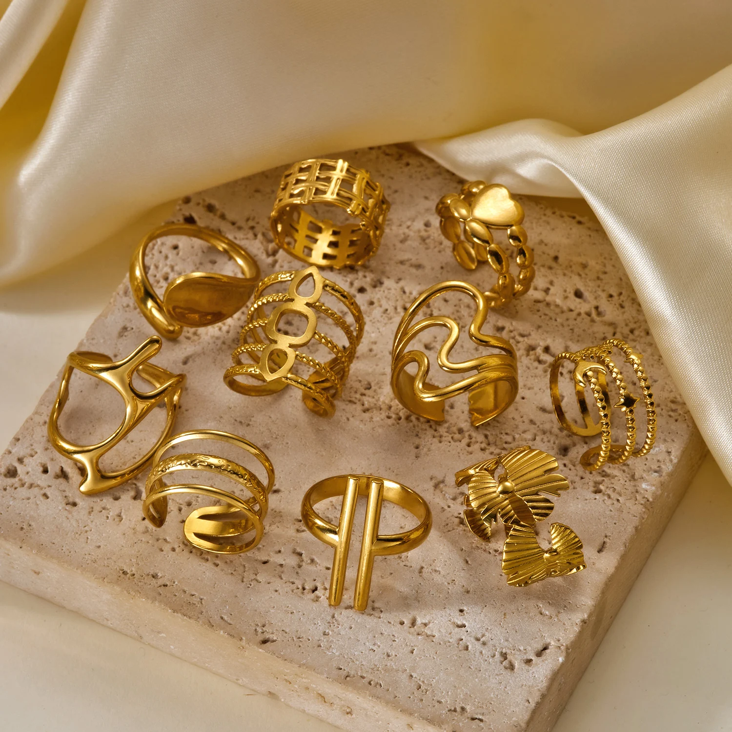 Gmai Vintage Hohle PVD-beschichtete Edelstahl-Offene Ringe Set für Frauen Zierliche Geometrische Manschettenringe Wasserfester Schmuck Geschenk – Detail 5
