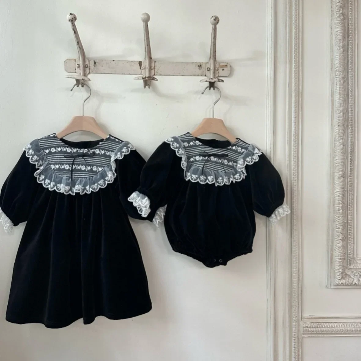 2025 Winter New Baby Long Sleeve Velvet Bodysuit Cotton Infant Girl Sweet Lace Bow Jumpsuit Toddler Warm Fleece Clothes 0-24M