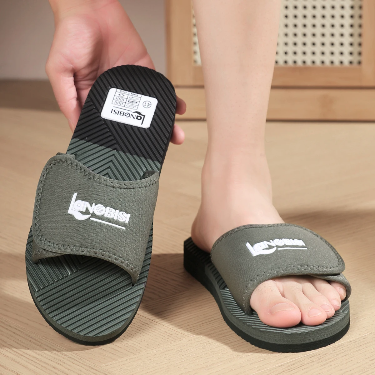 Sommer-Outdoor-Hausschuhe für Herren und Teenager, modisch und vielseitig, sportlich und lässig, rutschfeste Outdoor-Sandalen, verstellbar und locker sitzend, Slip-On-Sandalen – Detail 4