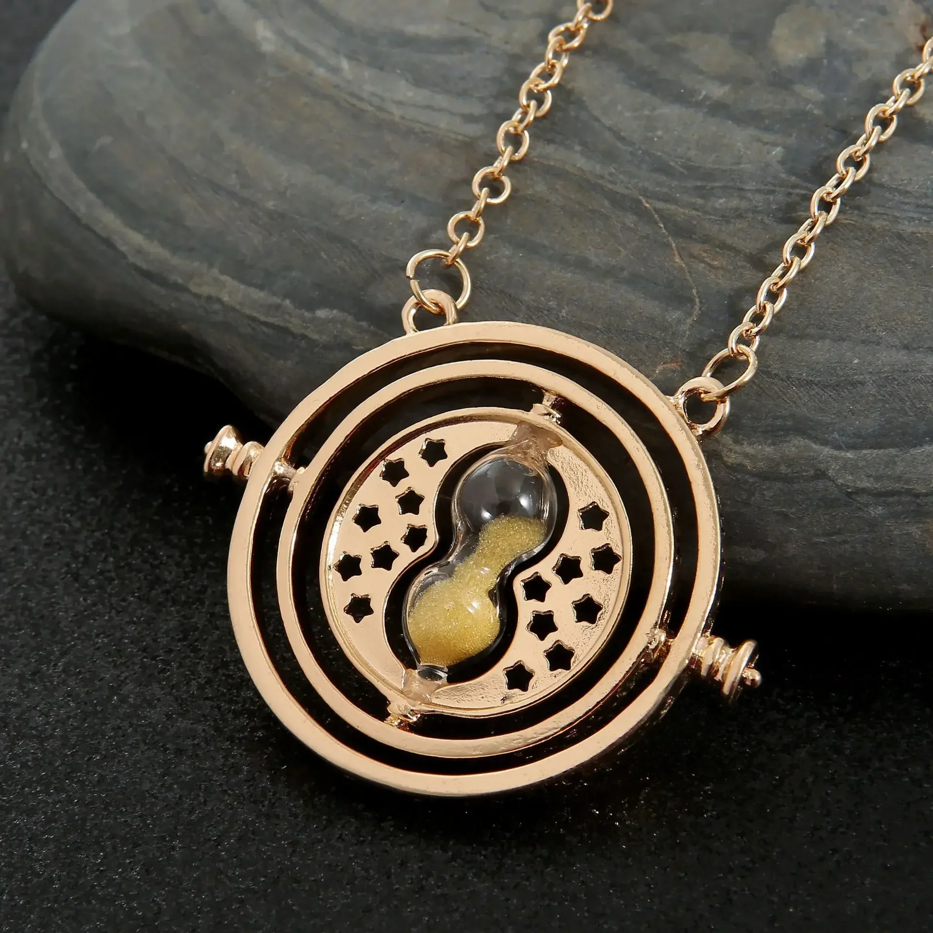 Harries Series Time Converter Necklace Potters Wand Movie Derivate Time Turner Hourglass Pendant Triangle Friends Birthday Gifts