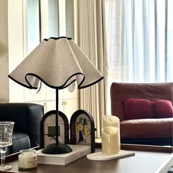 Nordic Ins Retro Desk Lamp Creative Light Luxury High-End Feeling Petal Bedroom Girl Atmosphere French Decoration Night Light