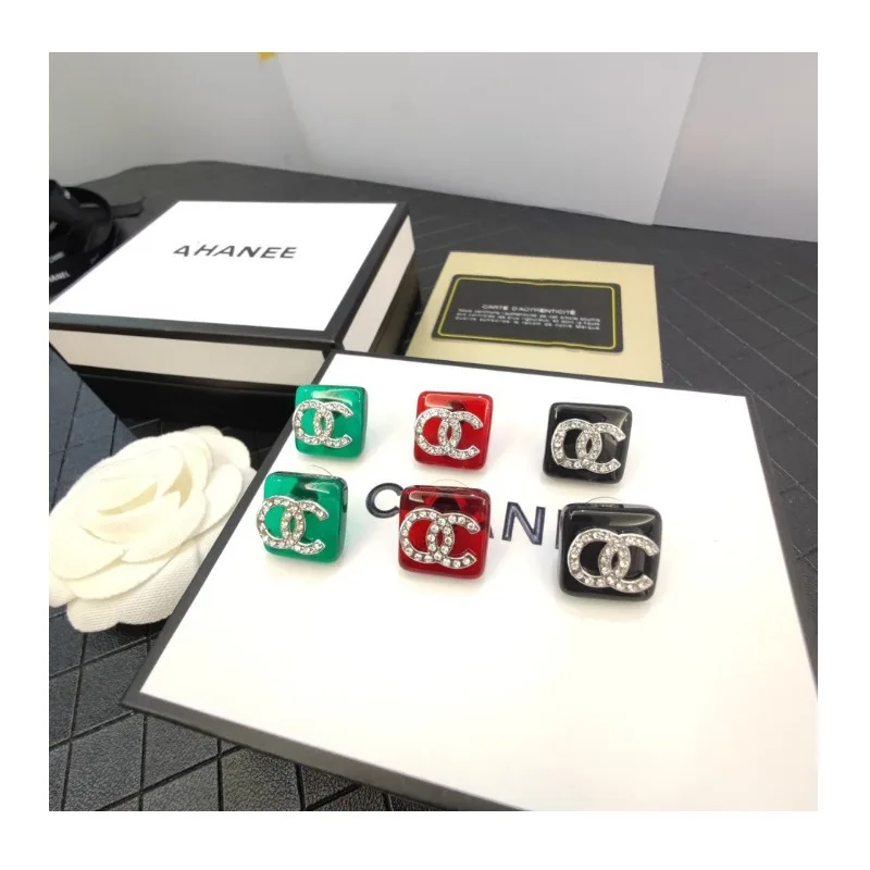 

Medieval Earrings Retro Versatile Glazed Stud Earrings Temperament High-end Stud Earrings Xiaoxiang Earrings
