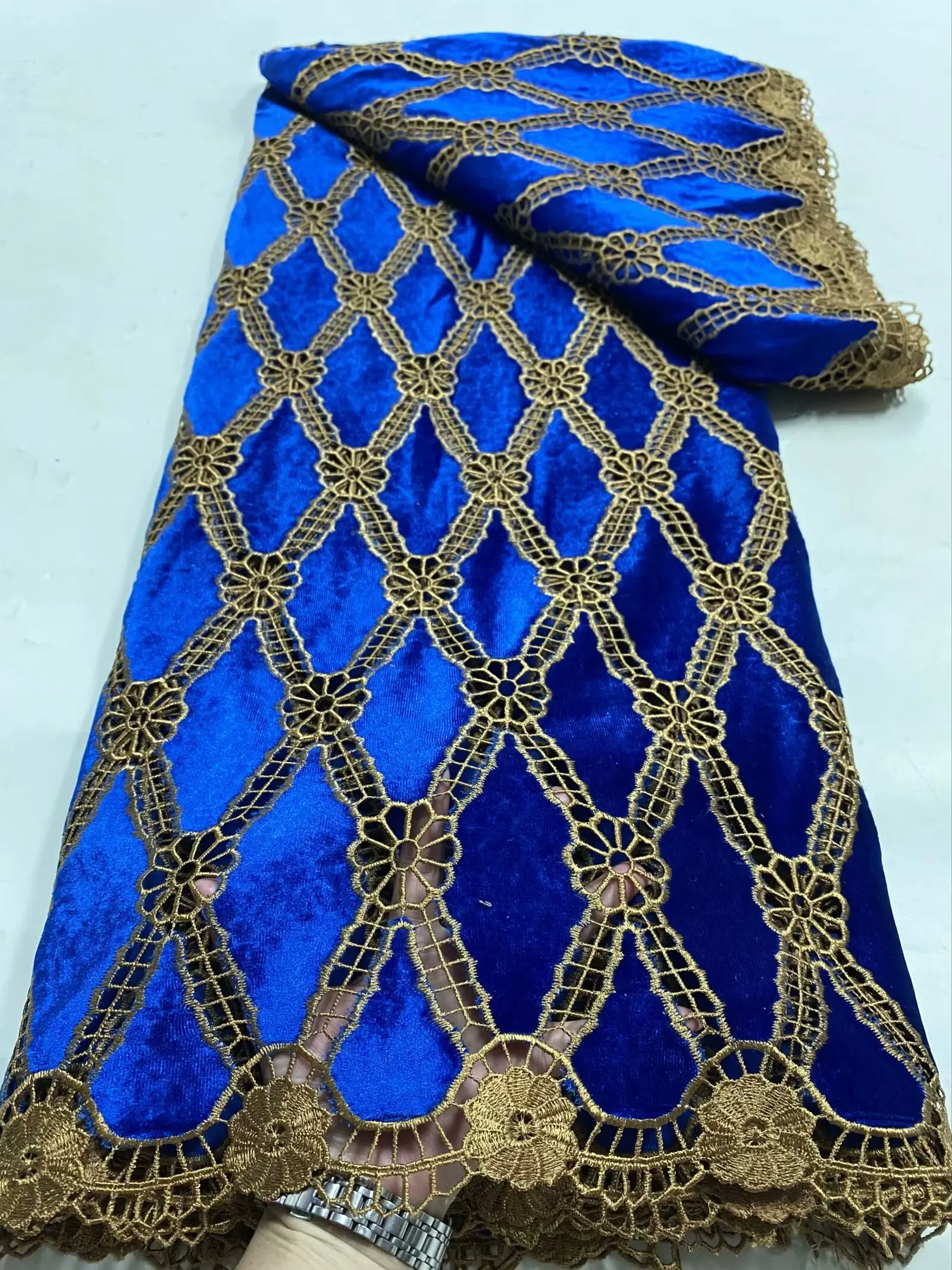 

Nigerian Velvet Lace Fabric For Wedding Embroidered Elegant French African Nigerian Velvet Lace Latest Design High Quality