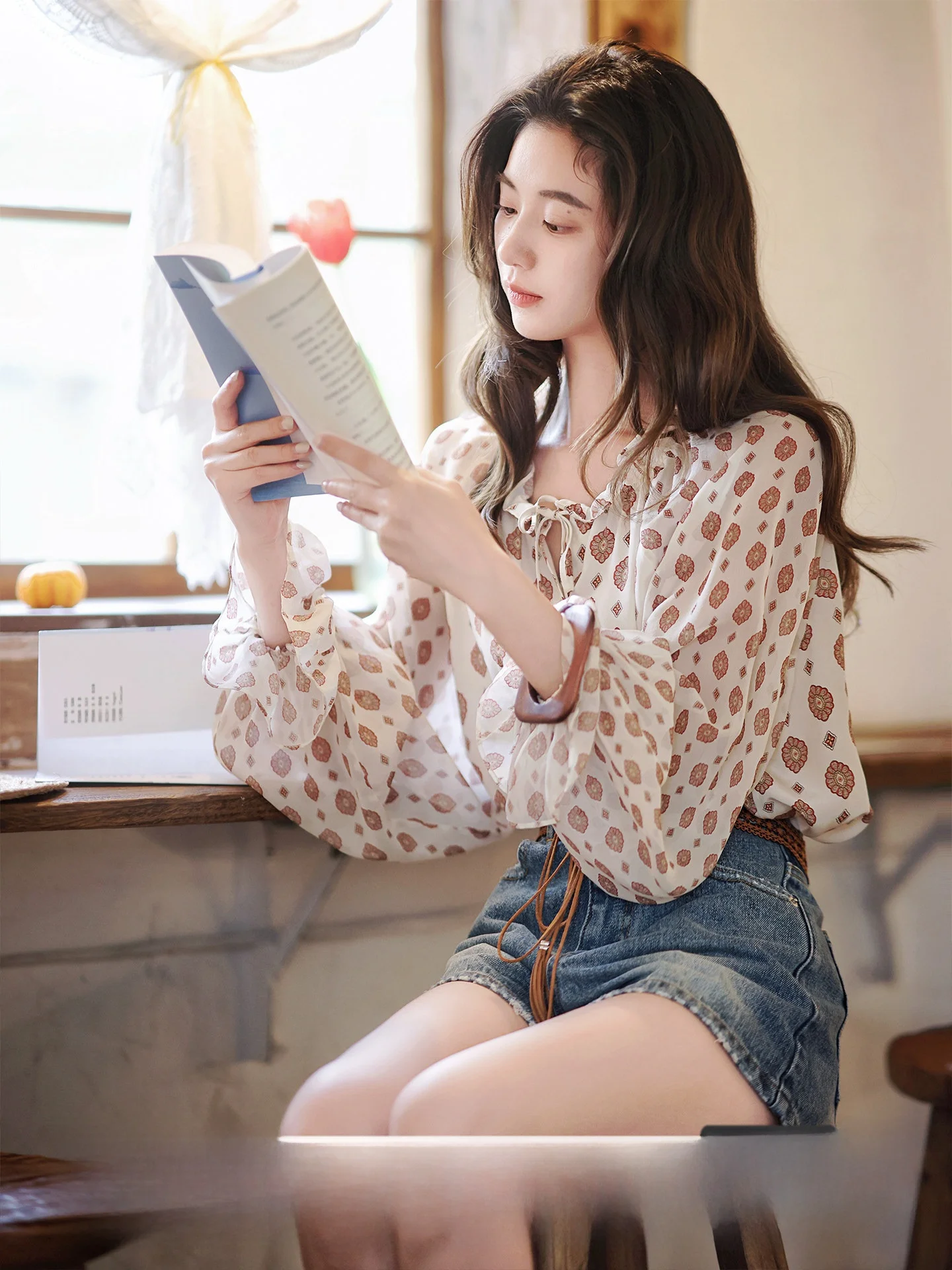

ZhaodaXi JiGuai Silk Print Loose Shirt Wooden Bows Drawstring Casual Elegant Women's Long Sleeve round Neck Top