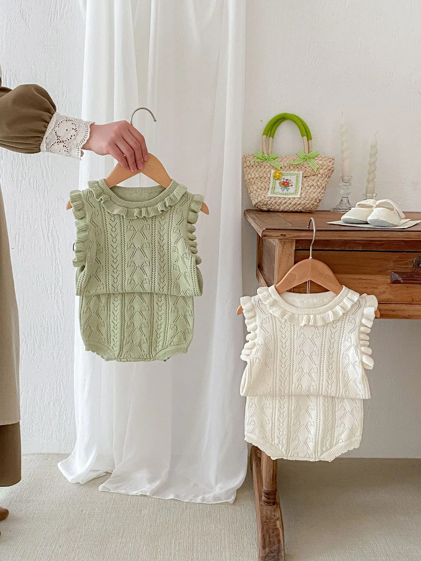 

Babys Sets New Baby Summer Baby Versatile Hollowing Out Knitting Sleeveless Shorts Two Pieces Girls Simple Fashion 2025