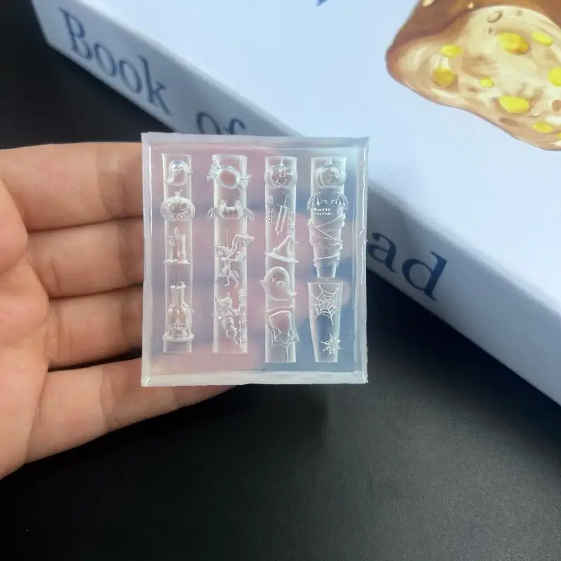 Halloween 3D Stampo per unghie in silicone Zucca Teschio Pipistrello Fantasma Ragnatela Modelli per unghie Strumenti di design per manicure Decorazione per unghie fai da te
