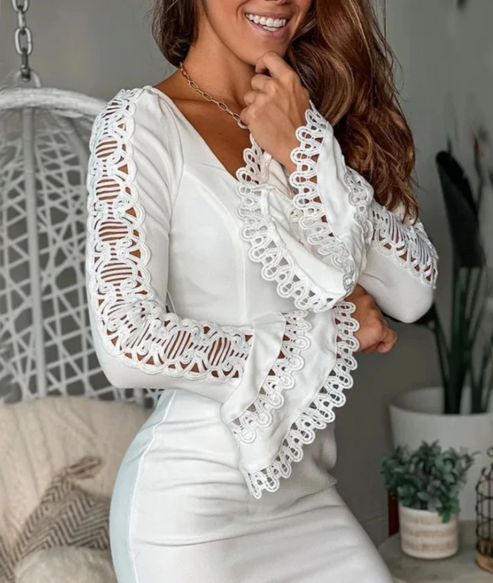 

Women's Romantic Lace Trim Mini Dress Ruffled Plunge Neck and Bell Sleeve