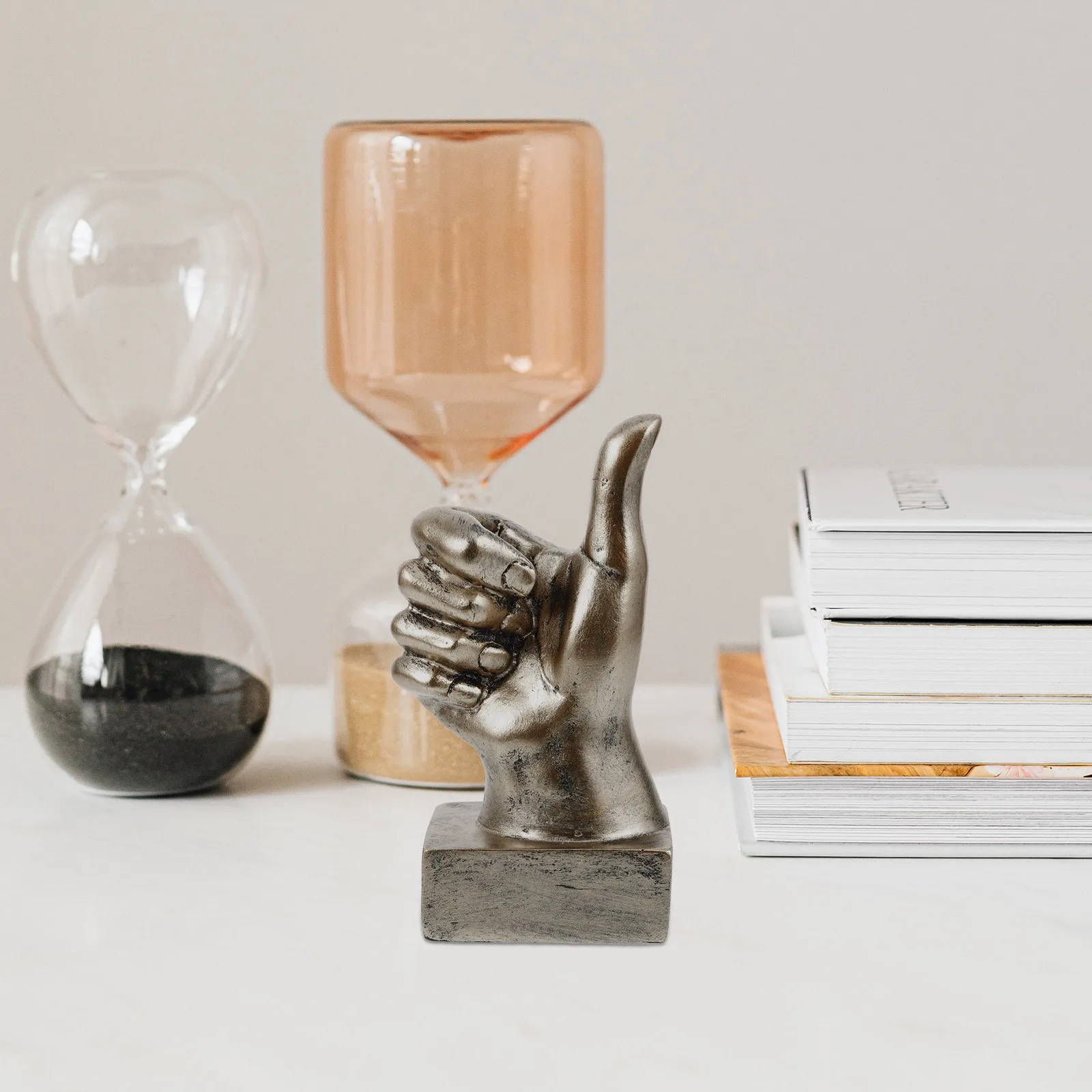 

Thumbs Up Hand Sculpture Resin Modern Creative Desktop Ornament for Home Decor Bedroom Cabinet Shelf Decoration Nordic Style
