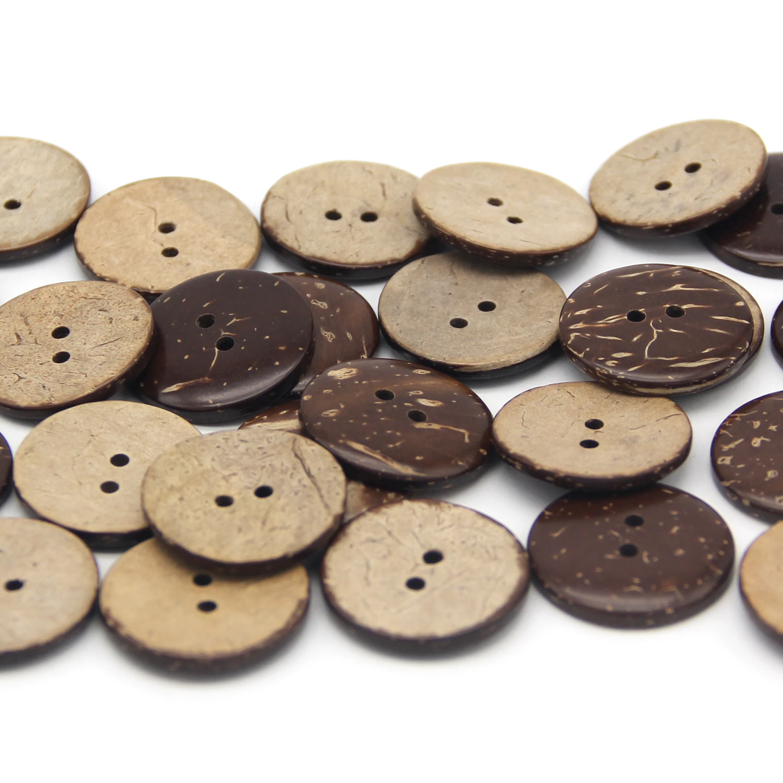 HENGC Wholesale Natural Eco-friendly Coconut Shell Wooden Buttons For Clothing 2/4 Holes Children Scrapbook Handmade Decorations