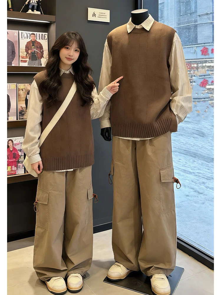 

Мужской вязаный жилет коричневого цвета (кофейный) для осени и весны, повседневный, без рукавов, базовый слой, свободный крой, круглый вырез