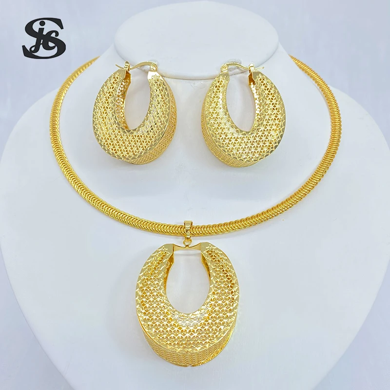 

Dubai New Design Fashion Jewelry 18K Gold Plated Hollow Out Luxury Earrings For Women Wedding Party Anniversary Gift