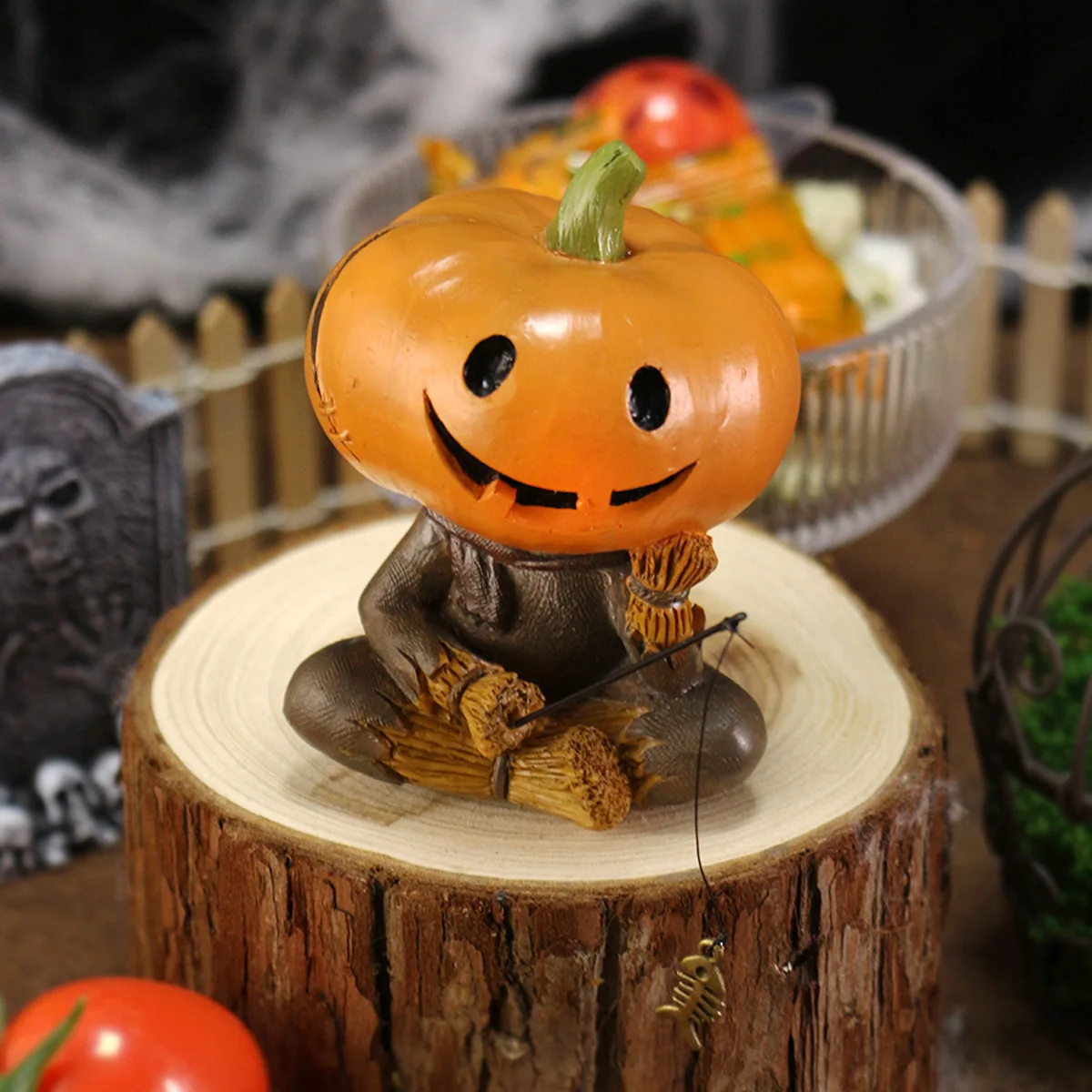 

‌Fishing Pumpkin with Straw - Whimsical Halloween Decor for Garden & Balcony‌