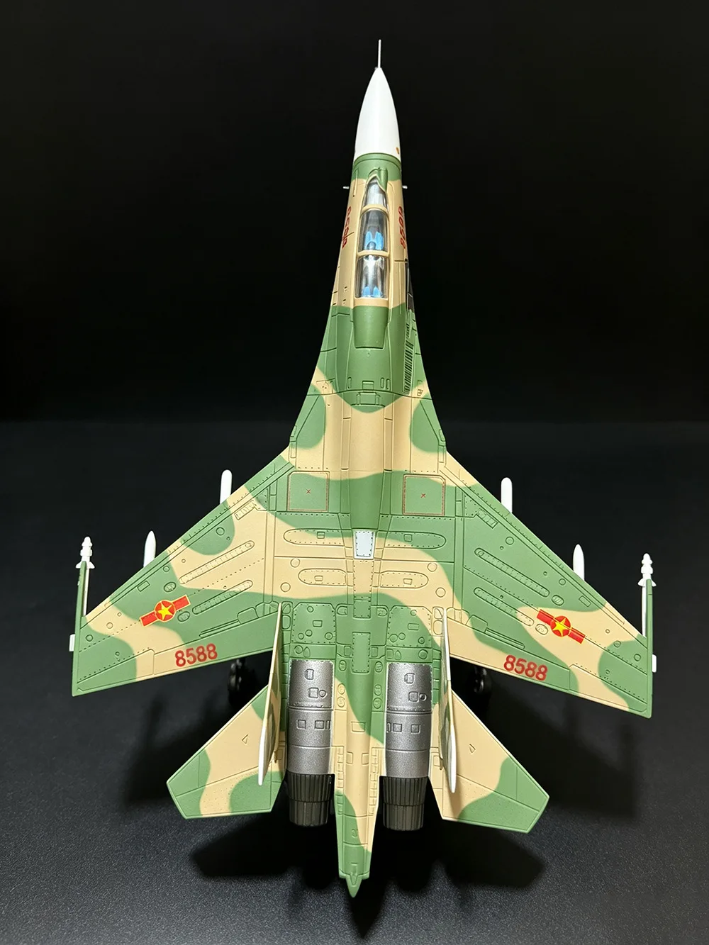 Die-cast 1:100 Su-30MKK Alloy Simulation Fighter Jet Model Military Aviation Aircraft Ornament Collection