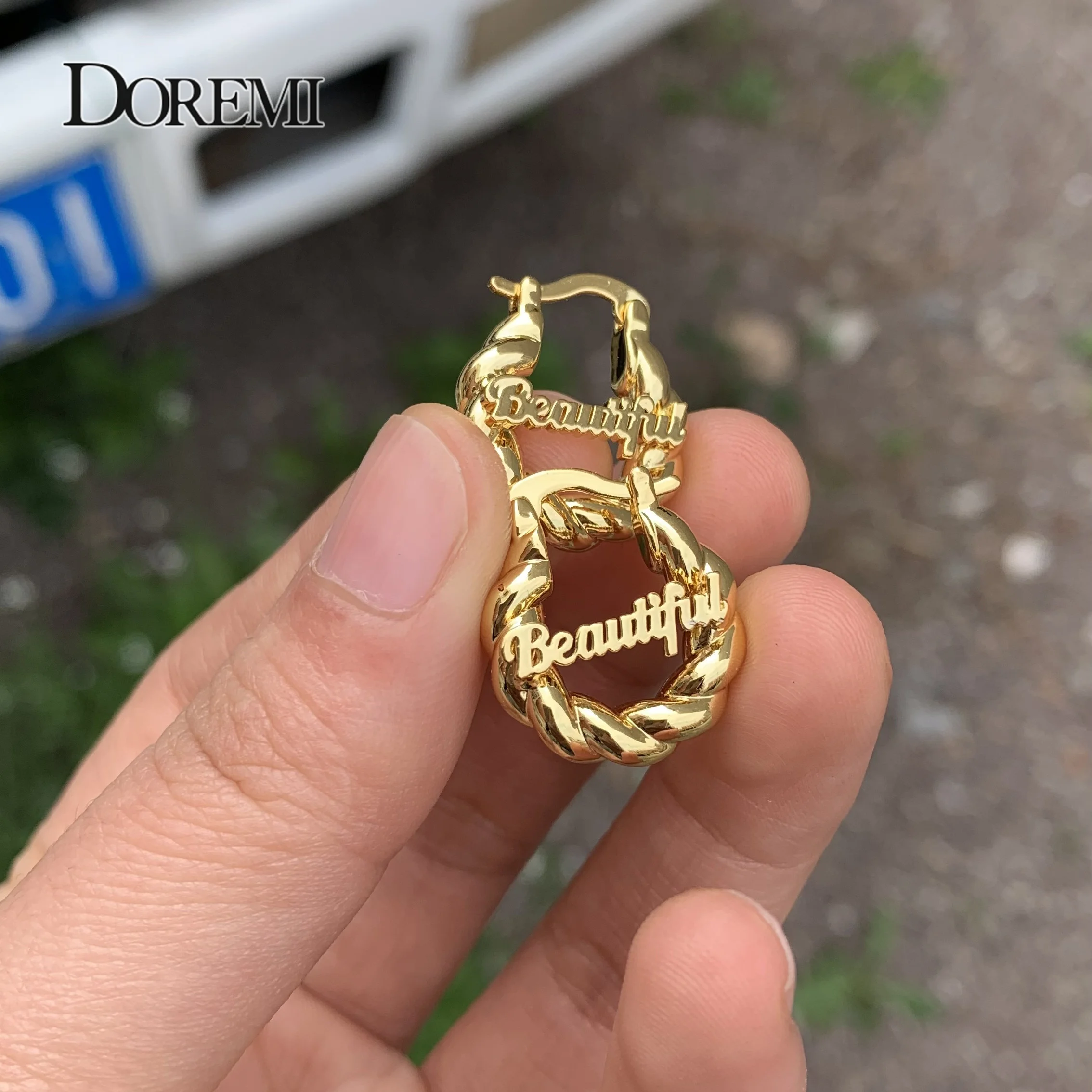 Lateefah Mini Children's and Girls' anti-allergy 18mm small custom name earrings Twist personalized letter band