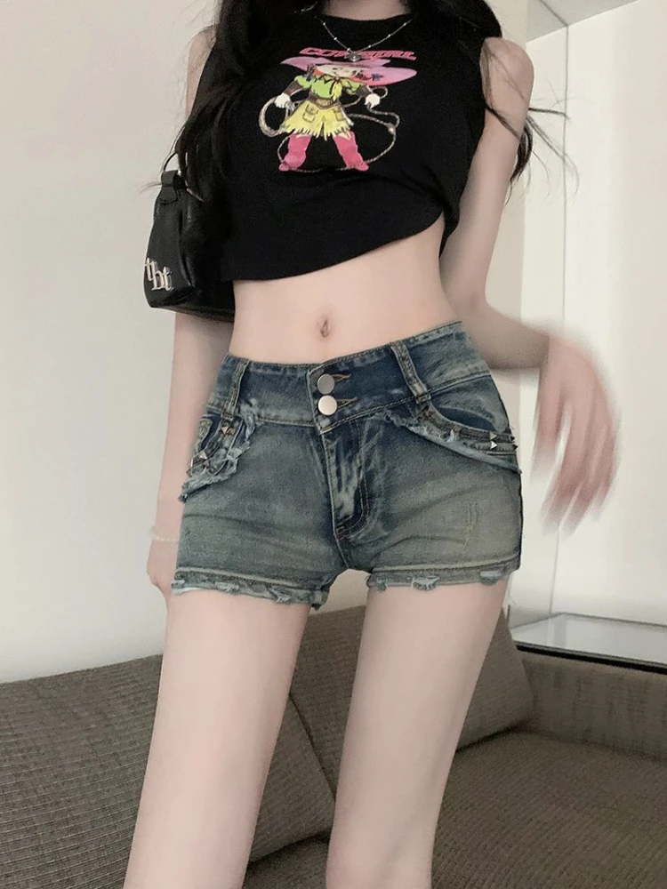 데님 반바지 여성 여름 아메리칸 레트로 스타일 핫 스위트 로우 웨이스트 쿨 리벳 디자인 슬림 섹시 올 매치 패션 스트리트웨어 코지