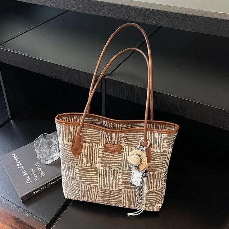 

Luxurious Casual Shoulder Bag Underarm Crossbody 2025 New Model Exquisite Fashionable Chic Versatile Practical