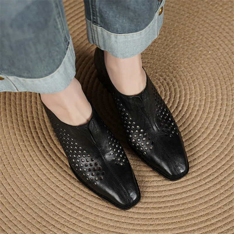 Neue Frühjahr/Sommer Echtleder Damenschuhe Quadratische Spitze Schuhe für Damen Modische Ausgehöhlte Damenpumps High Heels Damenschuhe