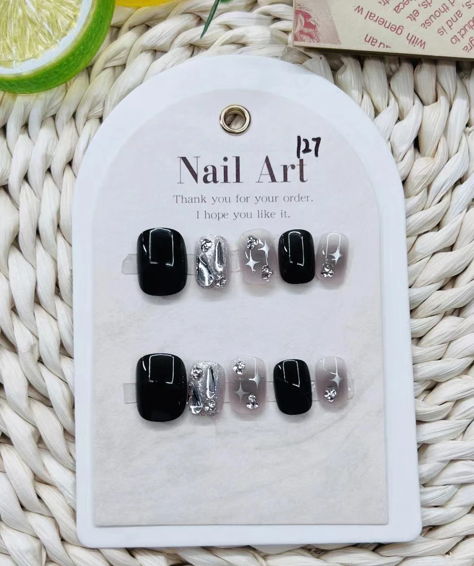 10pcs Dark Tone Press-On Manicure with Metal Accents Short Round Burgundy Rhinestones Cat Eye Press On Nails Colorful Fake Nails