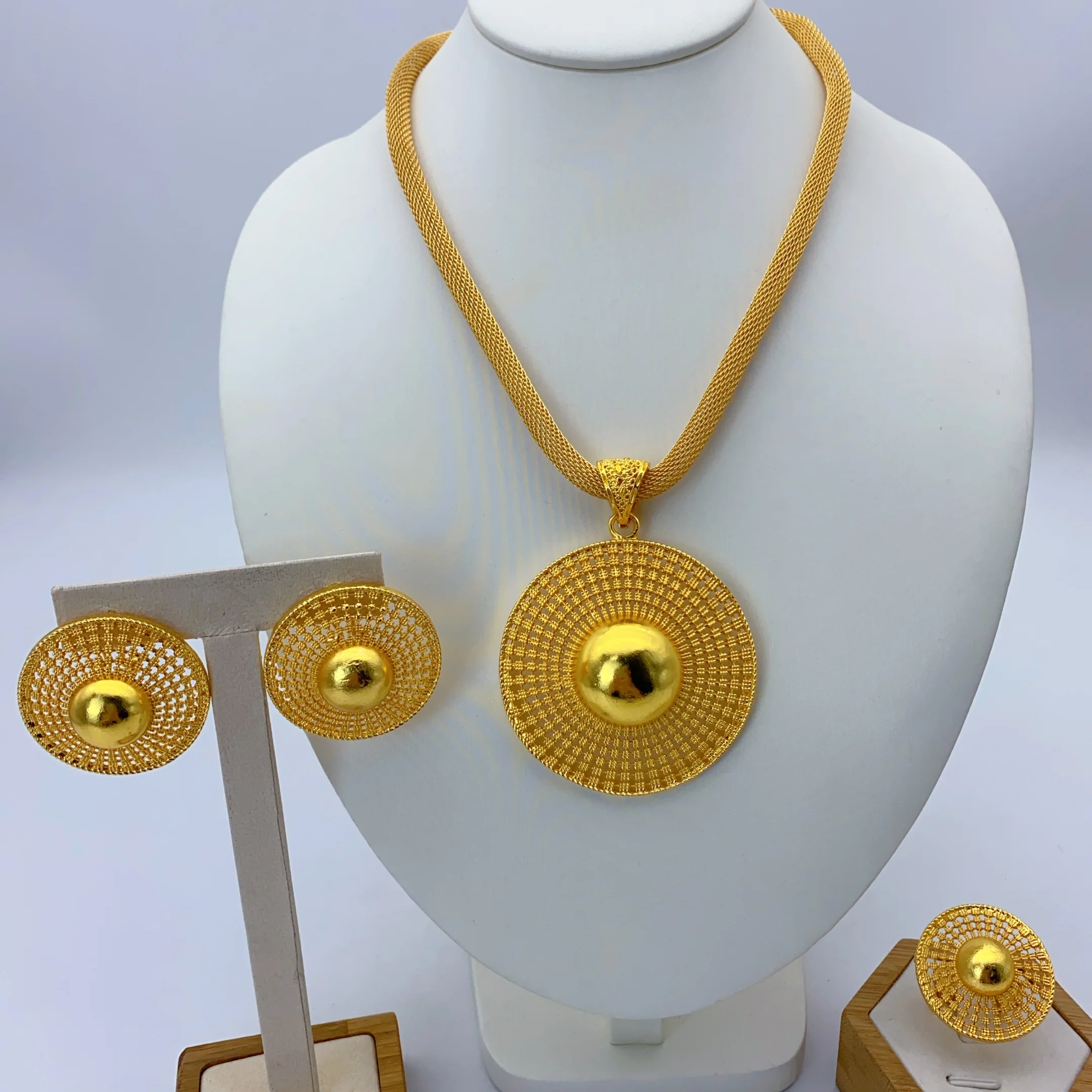 Luxus Nigerian Halskette Und Ohrringe Schmuck Sets Für Frauen Dubai Braut 24k Gold Farbe Runde Anhänger Set Hochzeit Party geschenke