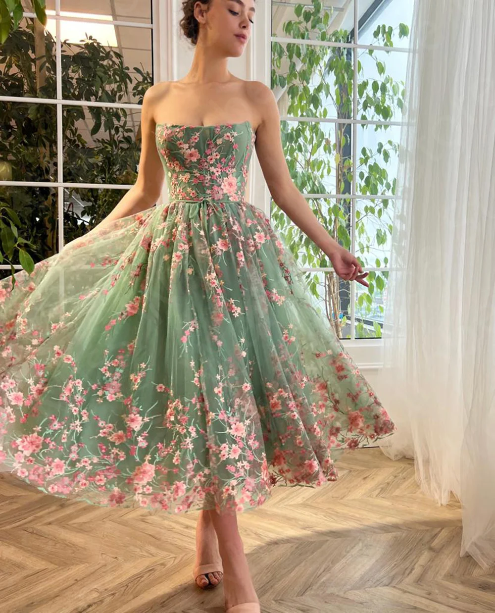 Customized 2025 New Sage Prom Dresses Short Wedding Party Dresses Lace Strapless Evening Gowns Mid Calf Length Contrast Color