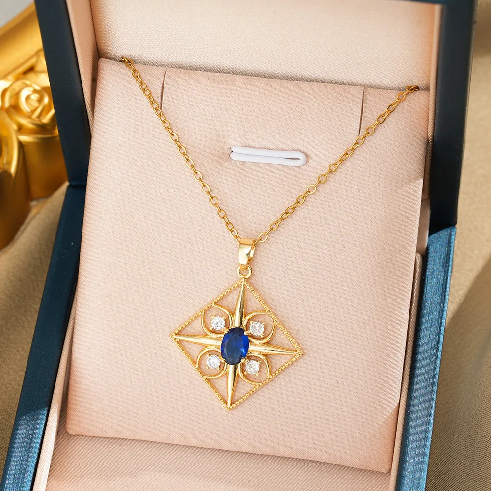 

A gold hexagonal ladies' necklace set with natural emeralds, a light luxury and elegant ladies' jewelry