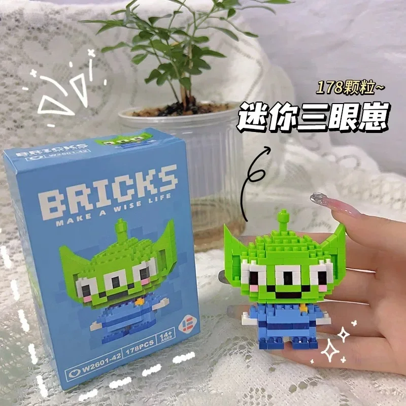 Spongebob Squarepants cartoon doll children puzzle building blocks toy school students reward gift Movable figure wholesale