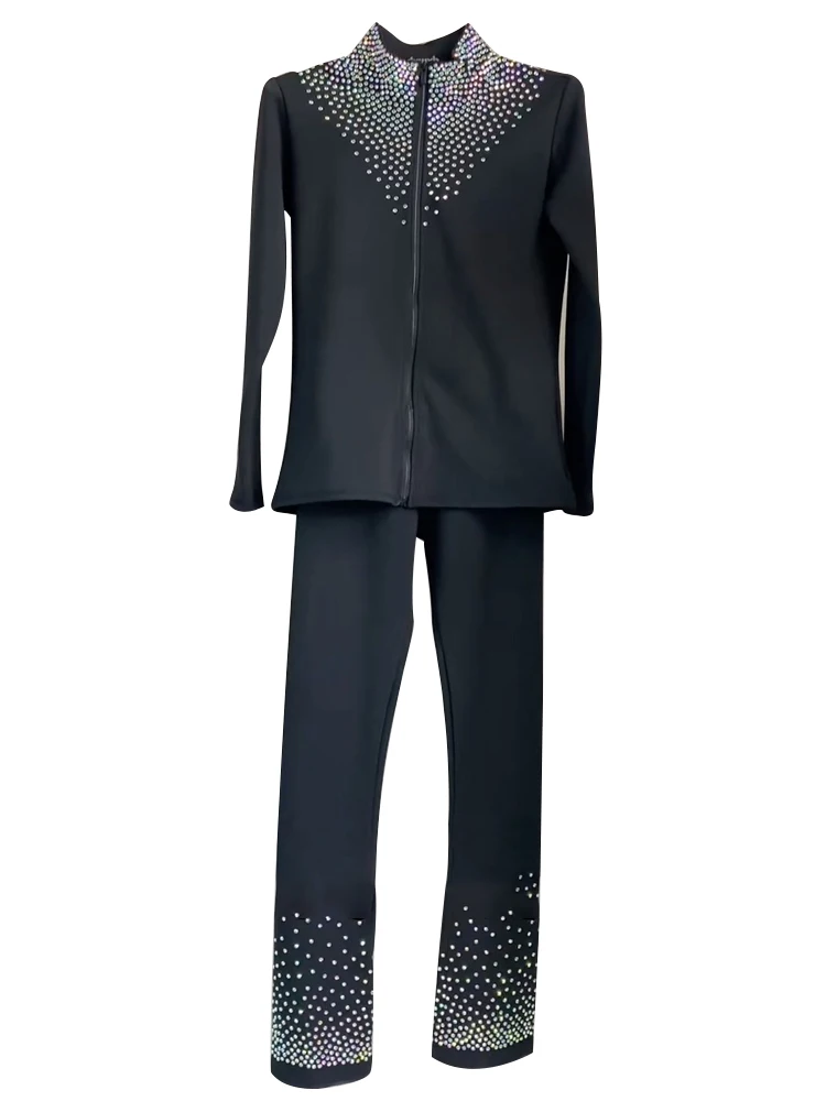 

Комплект тренировочного костюма для фигурного катания с брюками для фигурного катания из флисовой ткани и курткой для фигурного катания можно носить близко к теле.