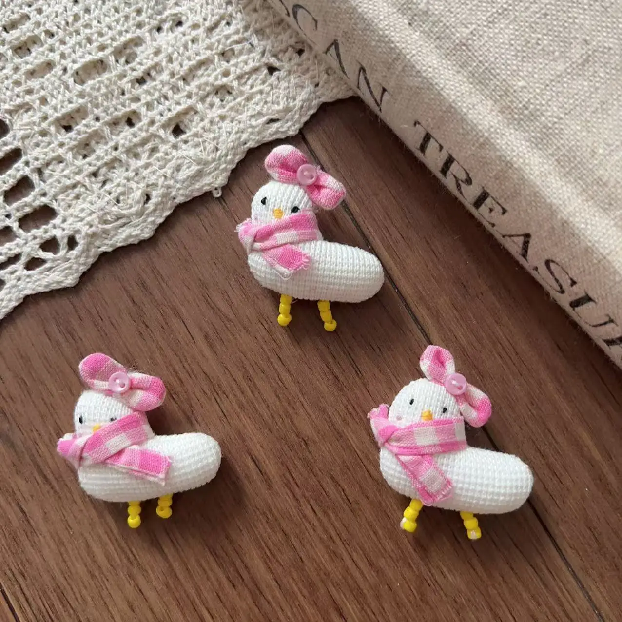 

Mini Fabric Pink Scarf Chicken Hair Pin Brooch DIY Craft for Shoes Socks Hat Bag Decoration Soft Sewing Trim
