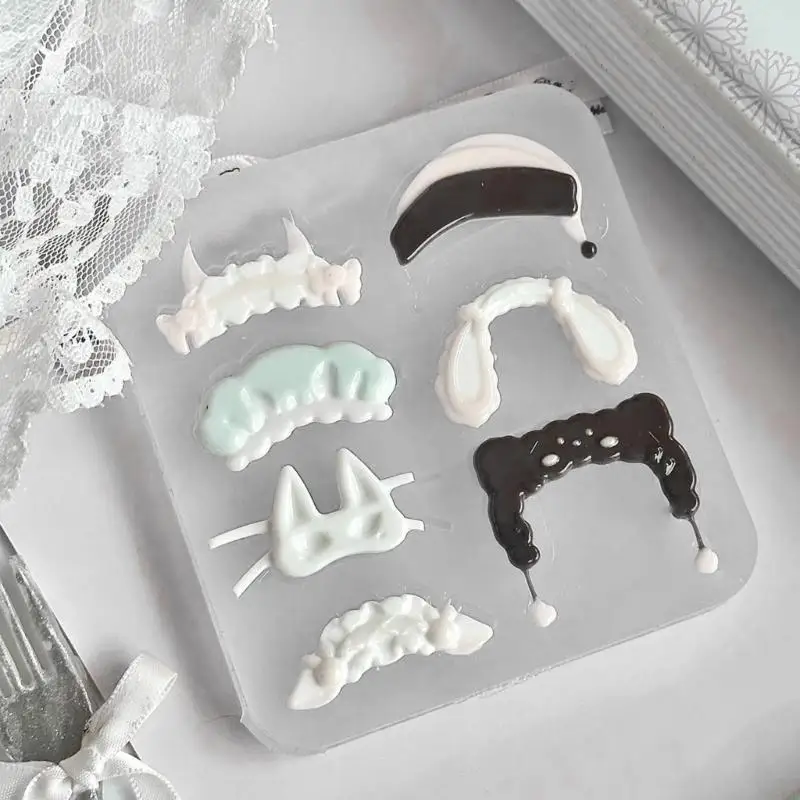

K43F Convenient and Easy to Clean Mold for Candies and Cakes Handy Kitchen Accessory