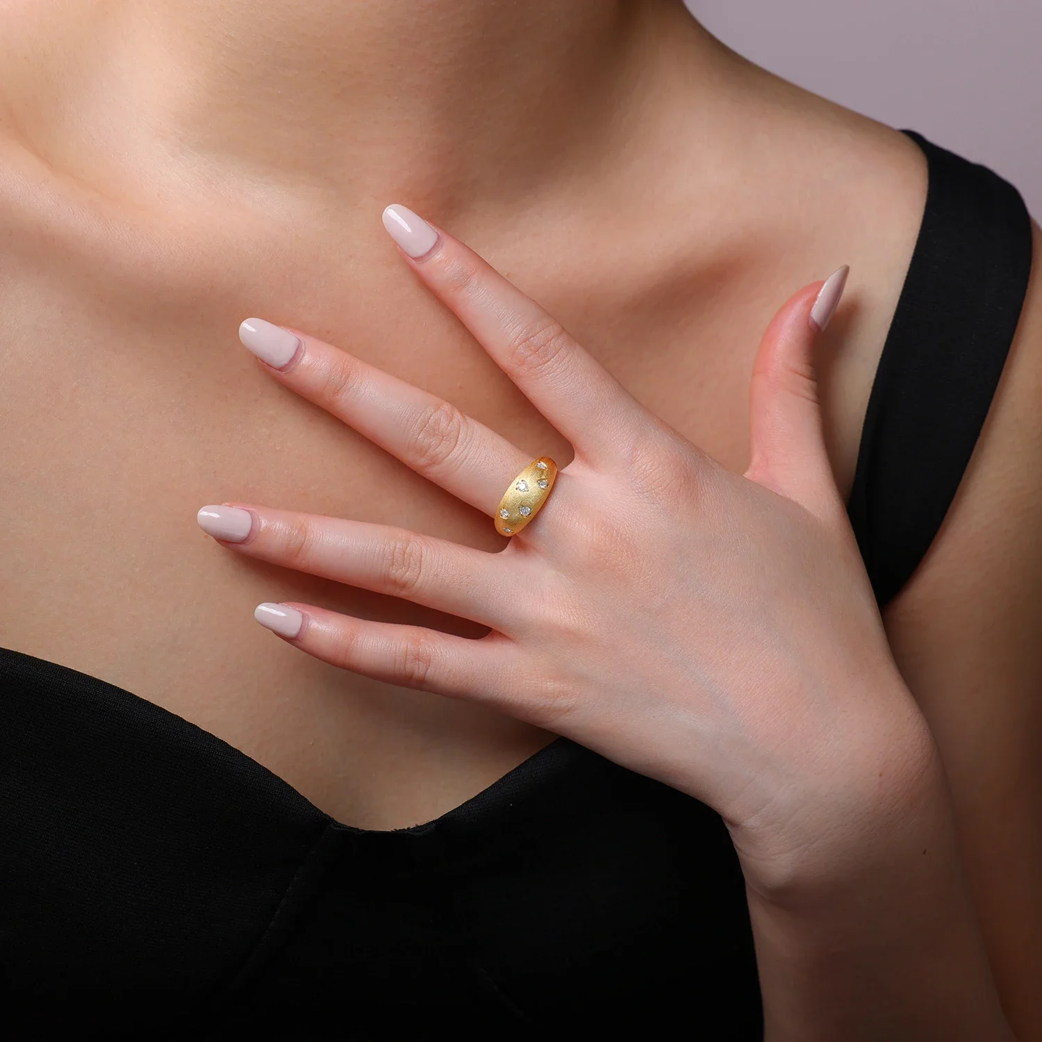 

1pc Ring 925 Sterling Silver 18K Gold Plated Matte Dome Band with Moissanite Elegant Jewelry for Women Gift Collection
