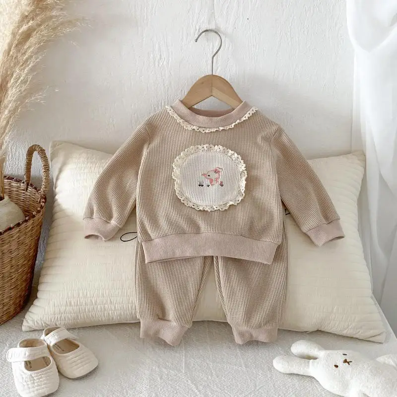 

2025 Осенний новый комплект одежды с длинными рукавами для малышей, милый свитшот с героями мультфильмов для девочек + штаны, костюм из 2 предметов, детская вафельная спортивная одежда для малышей