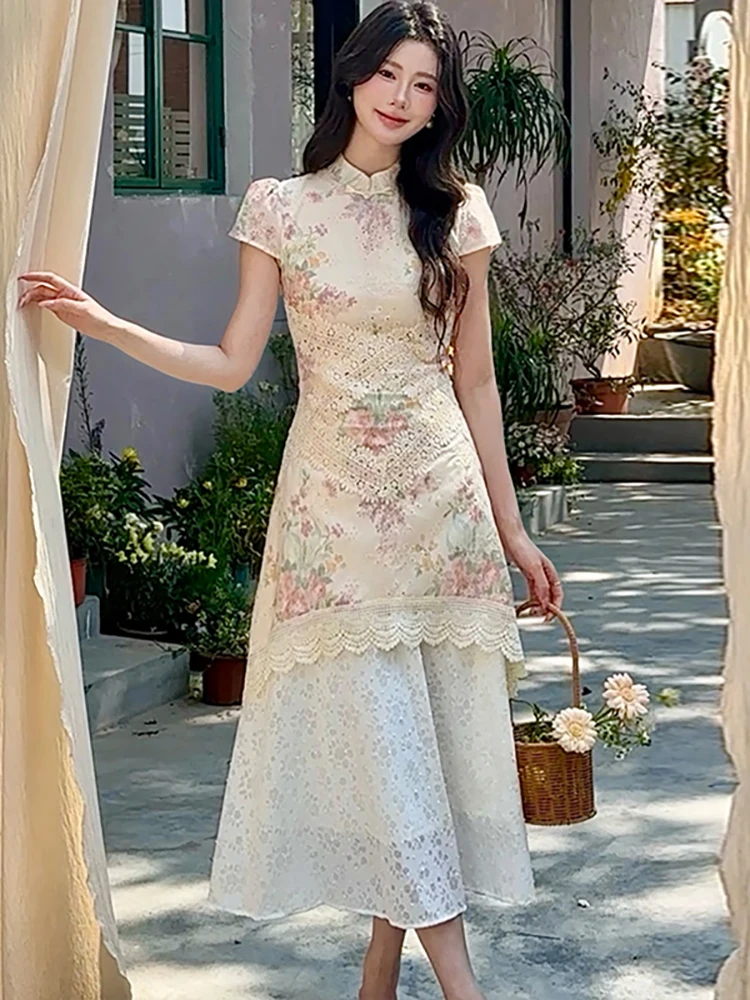 Sukienka damska w stylu koreańskim, imitacja dwuczęściowej, z krótkim rękawem, stójką, cheongsam, bodycon, na studniówkę, z koronkowymi wstawkami w kwiaty, patchworkowa, na lato 2025.