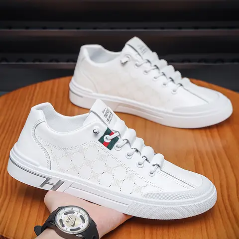 뜨거운 판매 화이트 스케이트 보드 신발 남성 브랜드 운동화 레이스 업 플랫 남성 Vulcanized 신발 남성용 편안한 낮은 캐주얼 신발