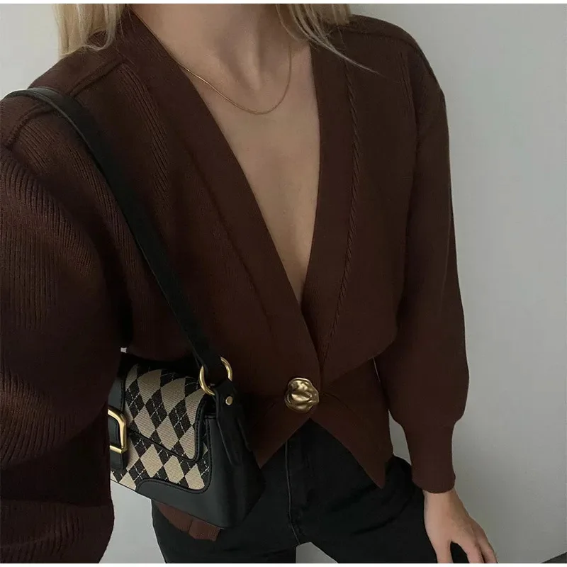 Elegant Brown Metal Button Knitted Cardigan Women Fashion V Neck Long Sleeve Loose Outwear 2025 Autumn Female High Streetwear