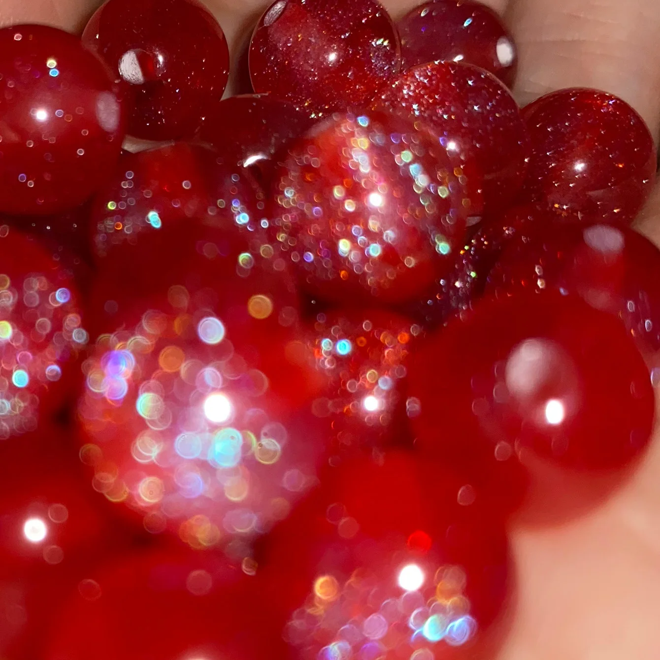 8/10/12 mm, 50 Stück, rotes Harz, feiner Glitzer, runde lose Perlen, DIY-Armband, Halskette, handgefertigte Schmuckherstellung – Detail 2