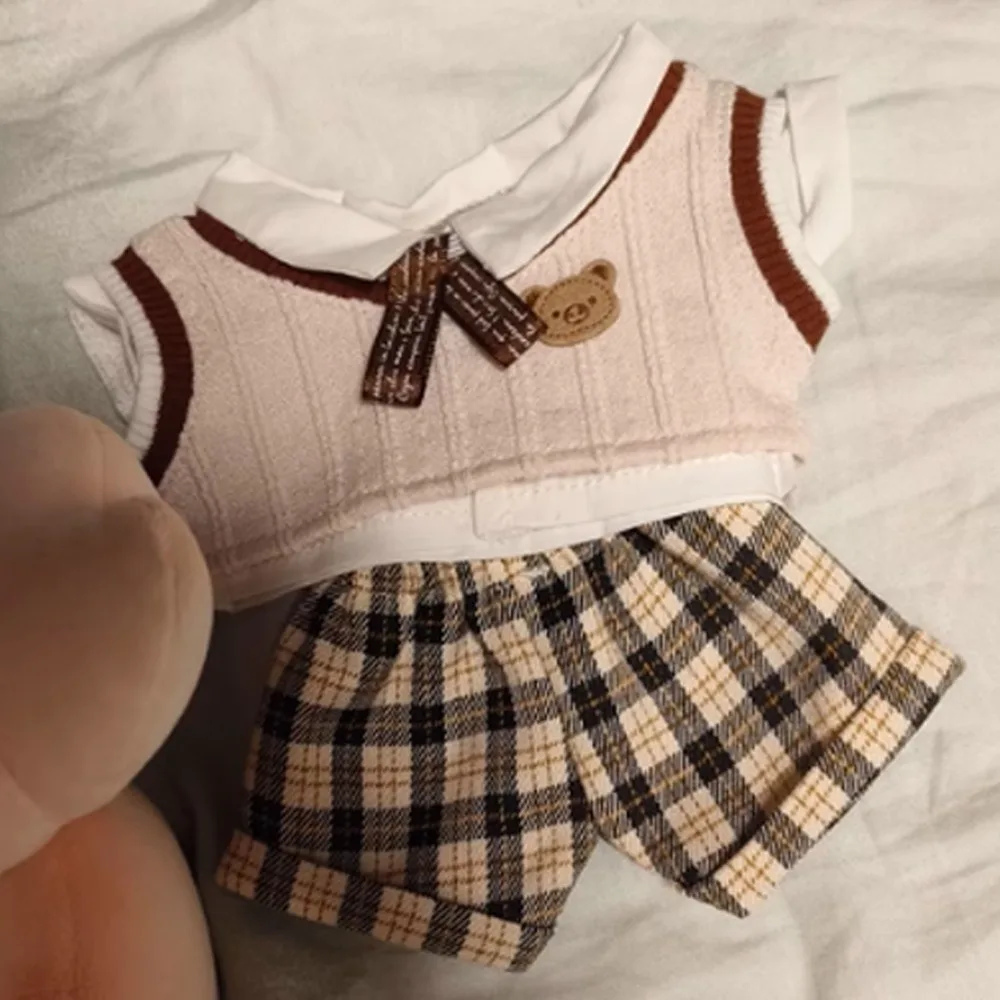 1 ensemble uniforme scolaire 20cm vêtements de poupée en coton short à carreaux gilet tricoté vêtements de poupée en coton Mini tenue vêtements de poupée en peluche