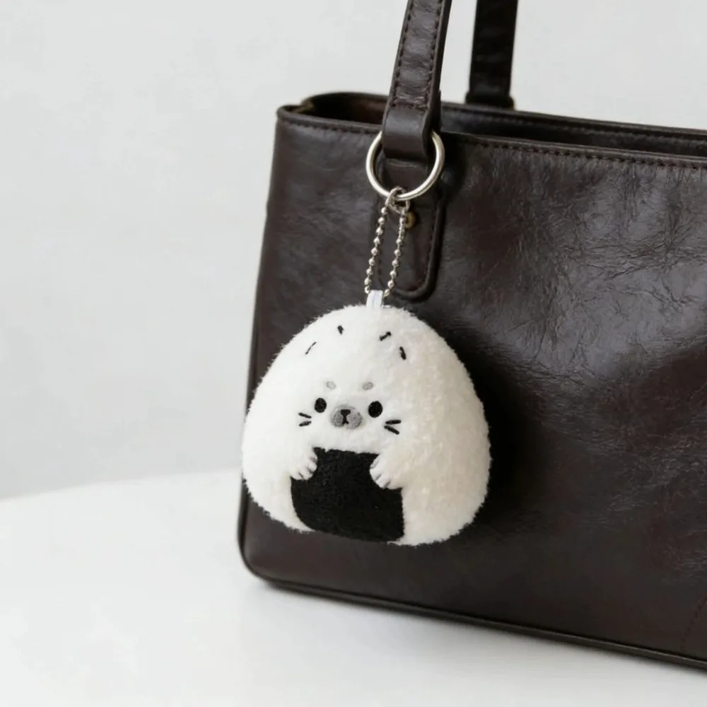 Llavero de peluche de foca con diseño de arroz y verduras Kawaii, bonito amuleto de peluche de foca de sushi para bolso, colgante suave de pingüino, regalos para niñas