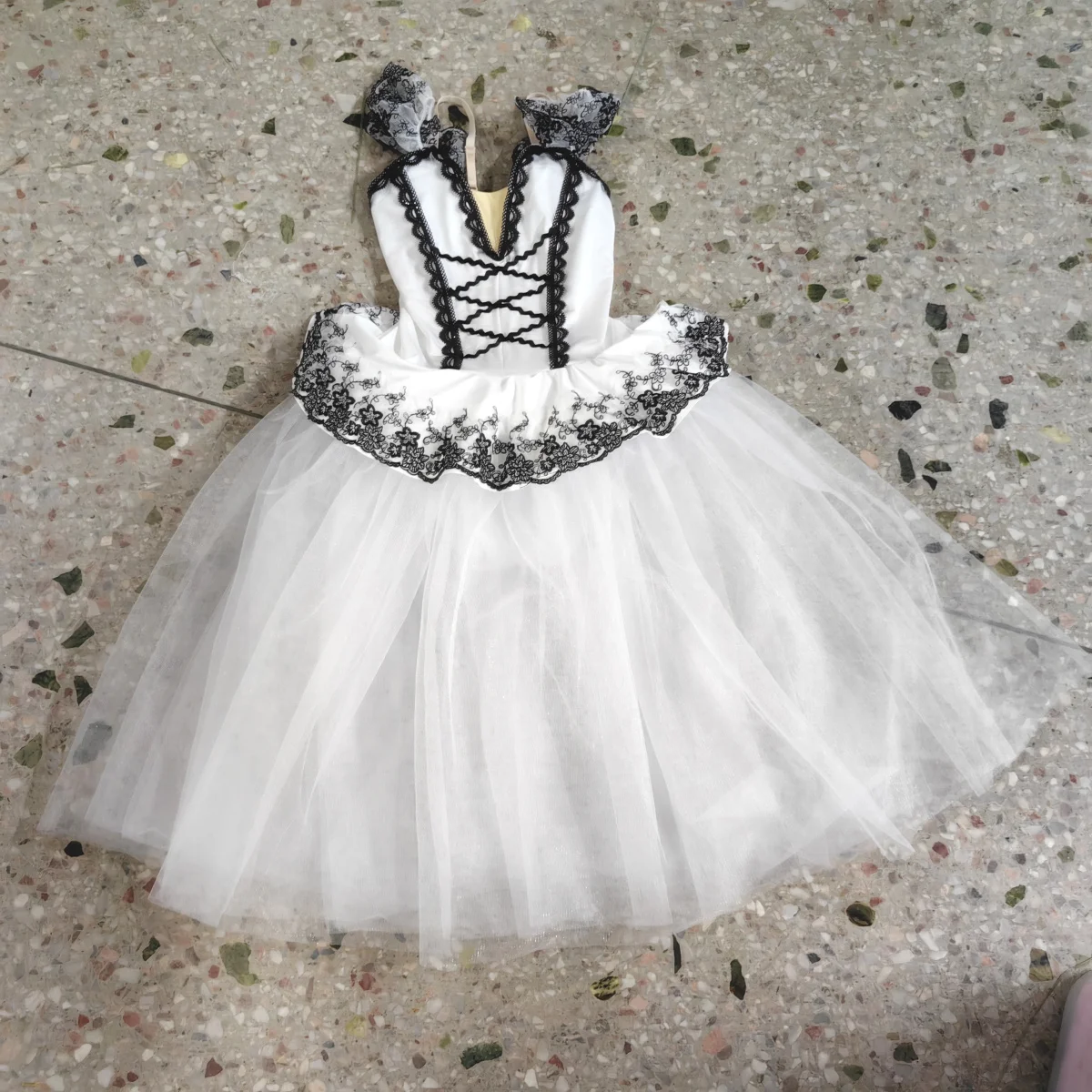 Falda de Ballet profesional para niñas y mujeres, trajes de baile de cisne blanco y negro, vestido largo de tul de payaso de actuación