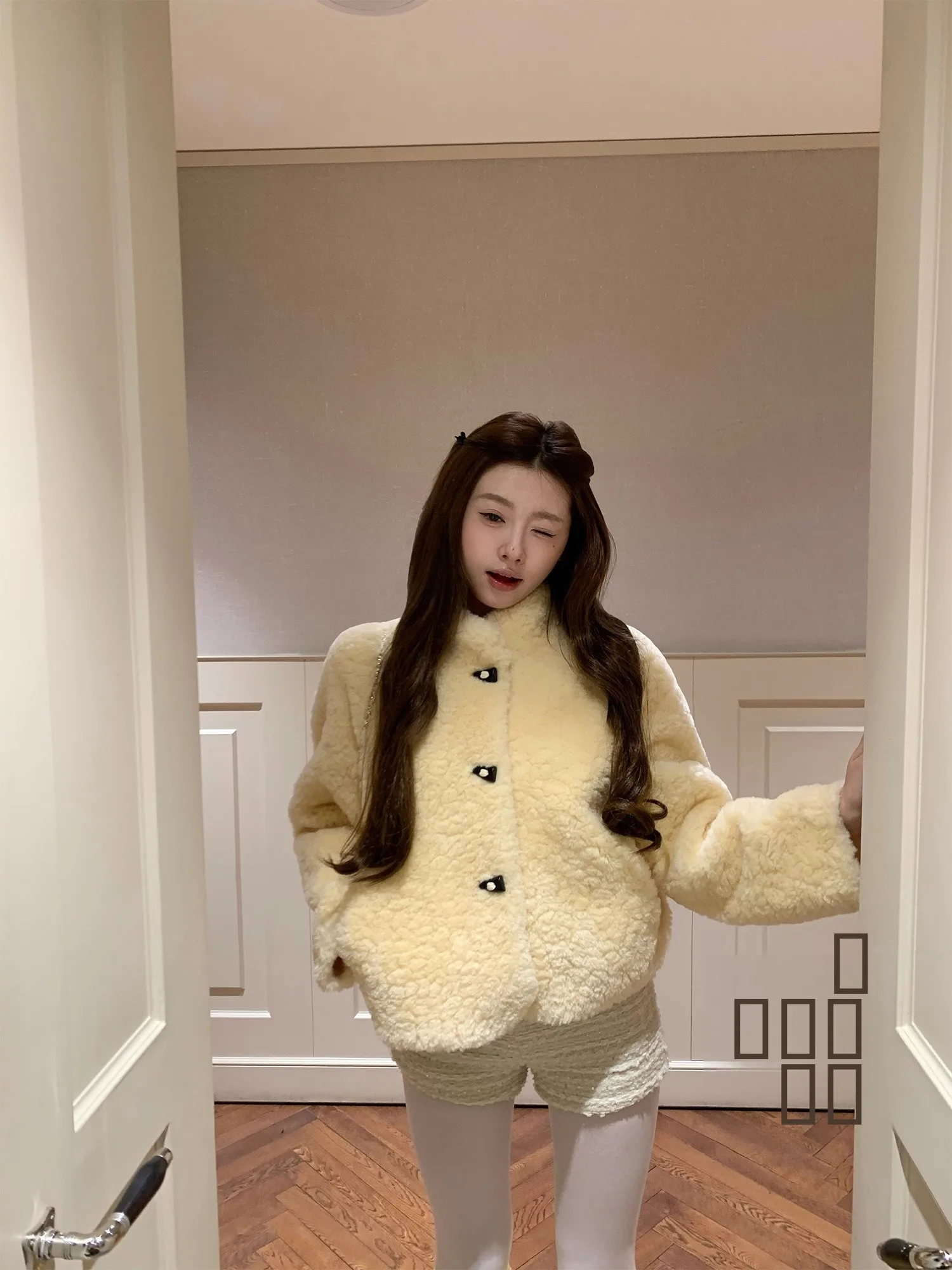 

Ele Lamb Fur Coat Women's Single Button Stand Collar Winter Jaet OKJJ Brand Youth Pure Color Faux Fur Thiened Long Sl...