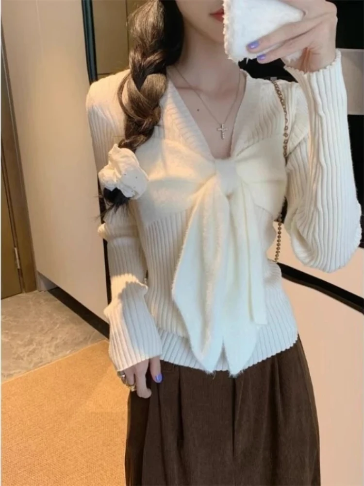 

Japanese Sweet Style Hot Girl White Long Sleeve Knitted Sweater Autumn/Winter Y2K Harajuku Hot Girl Bow Slim Fit Sweater