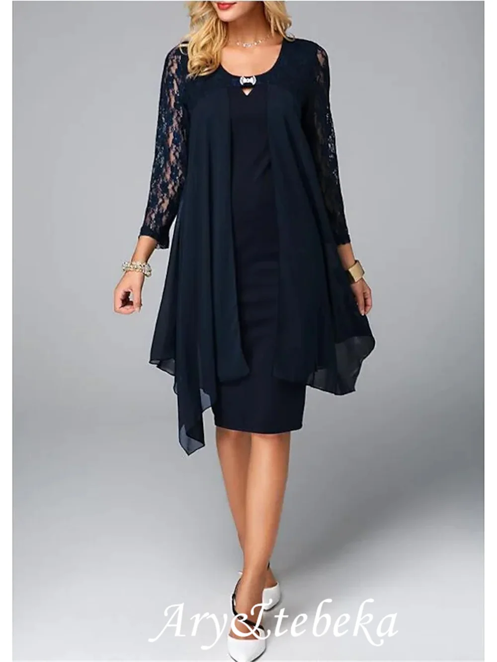 

Sheath / Column Mother of the Bride Dress Plus Size Jewel Neck Knee Length Chiffon 3/4 Length Sleeve with Lace Crystals