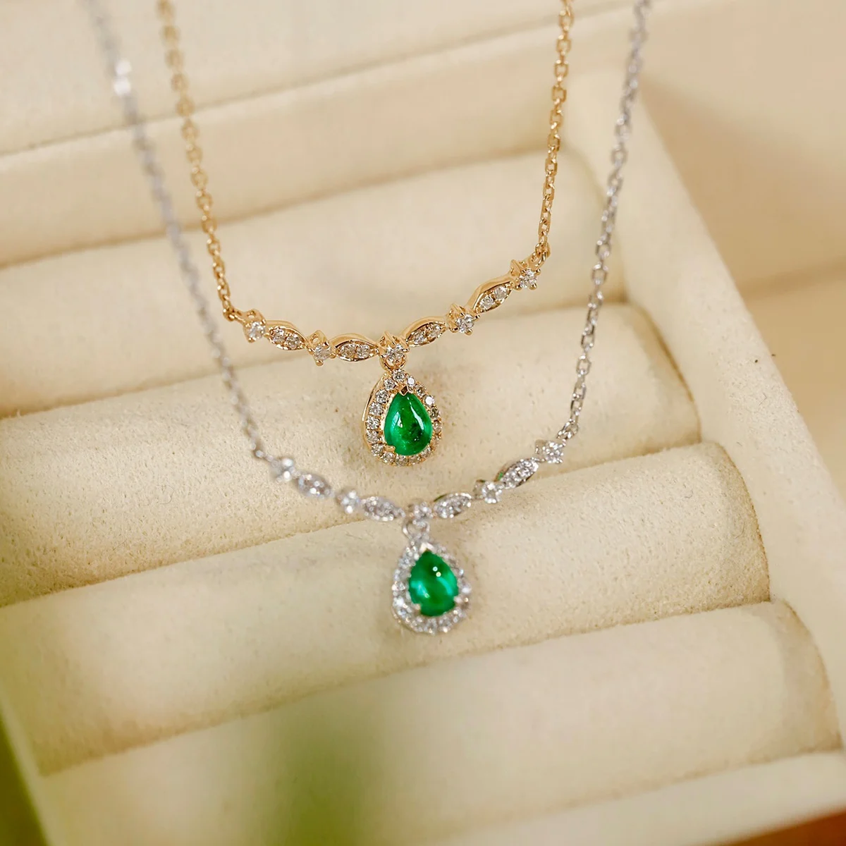 Luxury 925 Sterling Silver Vivid Green Zambia Emerald Pendant Necklace Gorgeous Two-Tones Full Zircon smile Chain Women Jewelry
