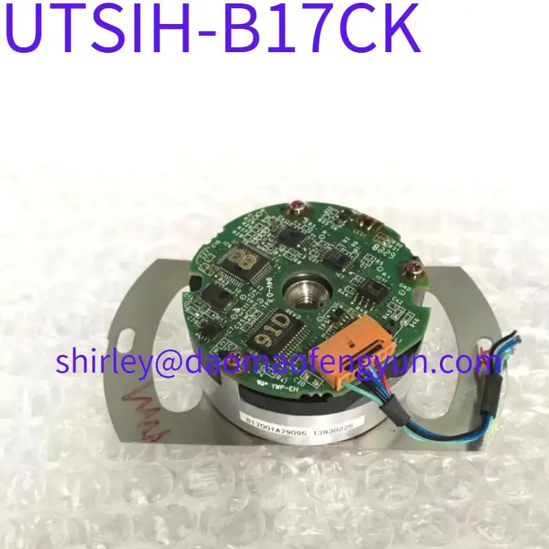 Imagem -02 - Codificador de Servo Motor Utsih-b17ck Usado