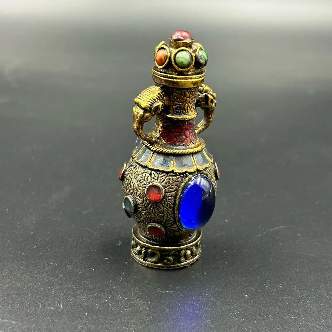 Antique snuff bottle, double-sided pure copper inlaid with gemstones, cigarette set, characteristic crafts ancient