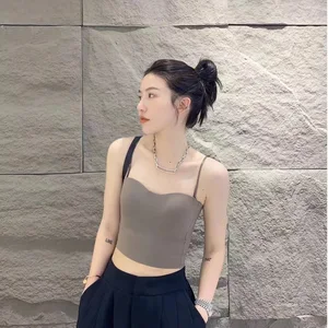 أفضل 10 ملابس نسائية مبيعا لمدة 60 عاما - رقم 1