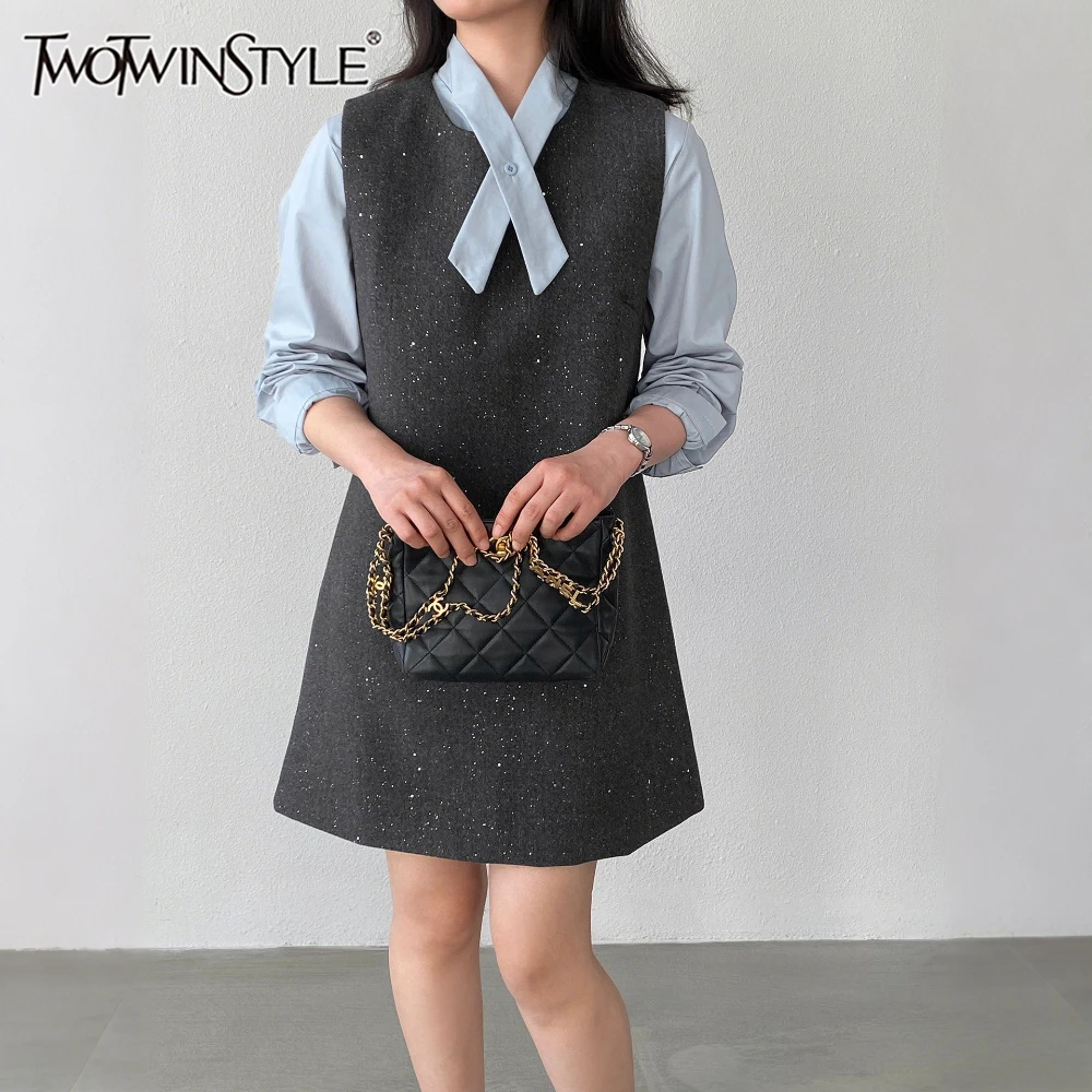 

Комплект из двух предметов TWOTWINSTYLE: однотонная футболка с длинным рукавом и вырезом «О» и юбка с пайетками, корейский элегантный женский костюм, осенняя новинка